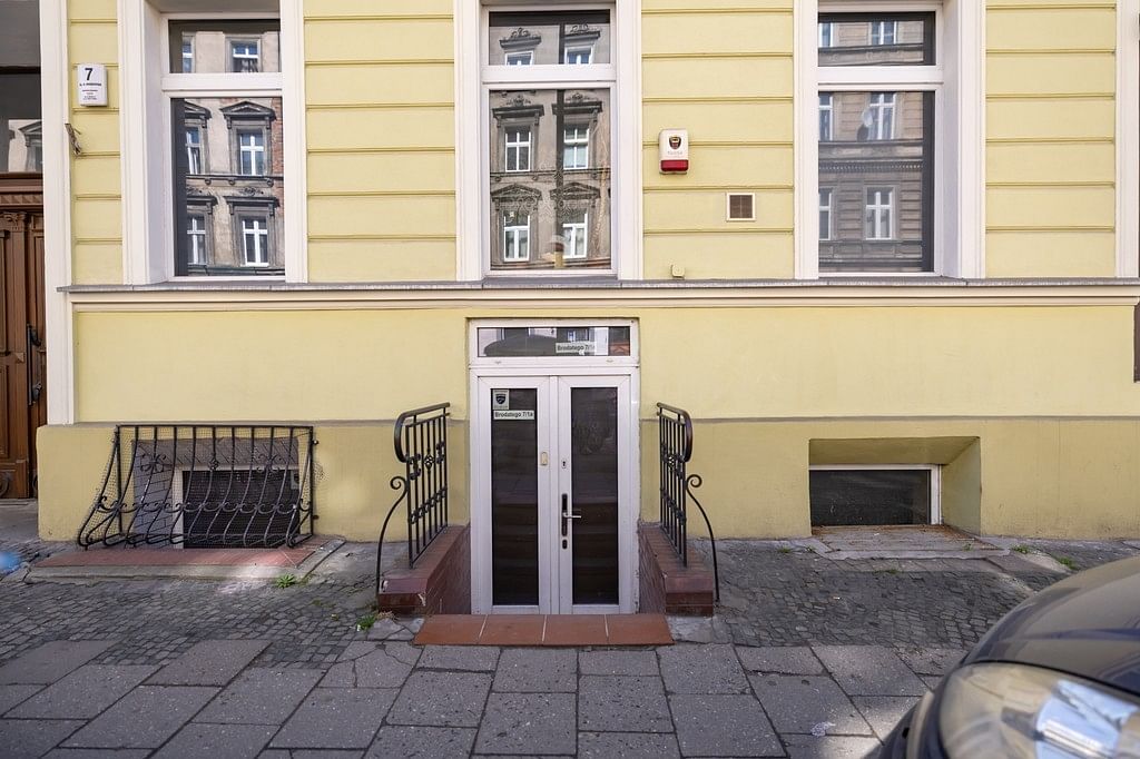 Lokal użytkowy  pokojowe na Sprzedaż