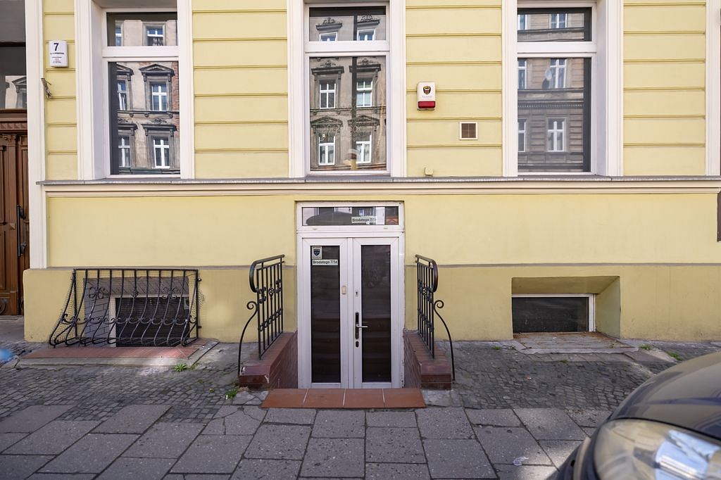 Lokal użytkowy  pokojowe na Sprzedaż