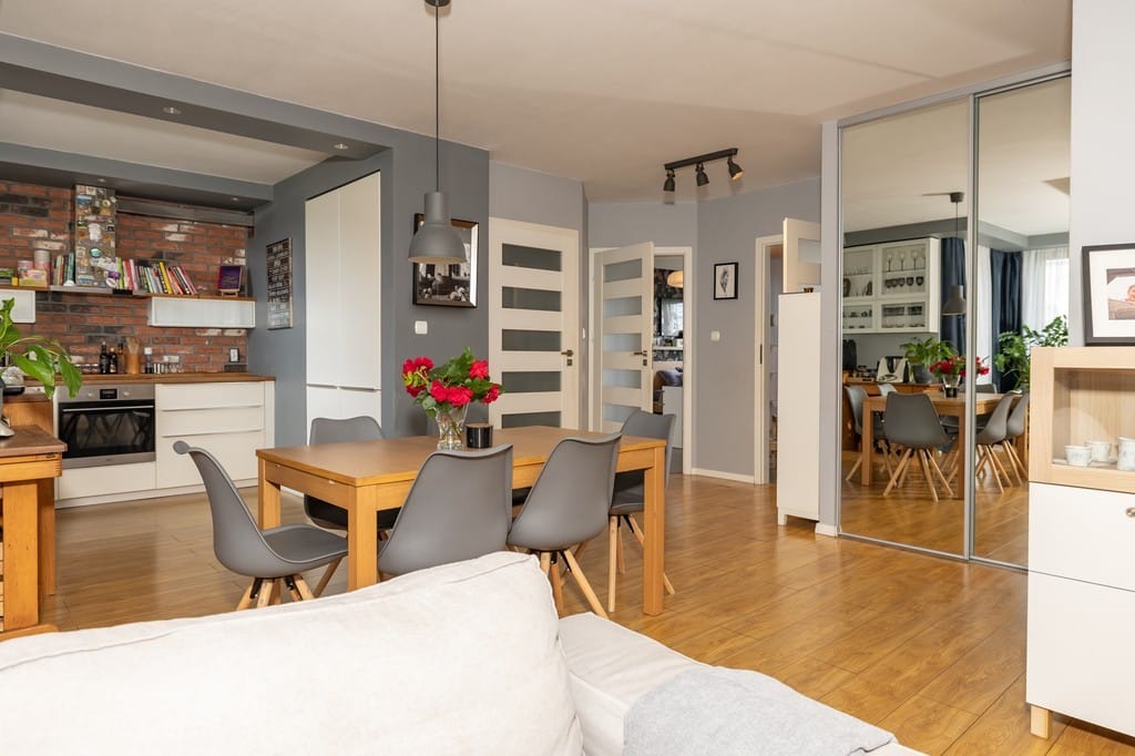 Mieszkanie 3 pokojowe na Sprzedaż