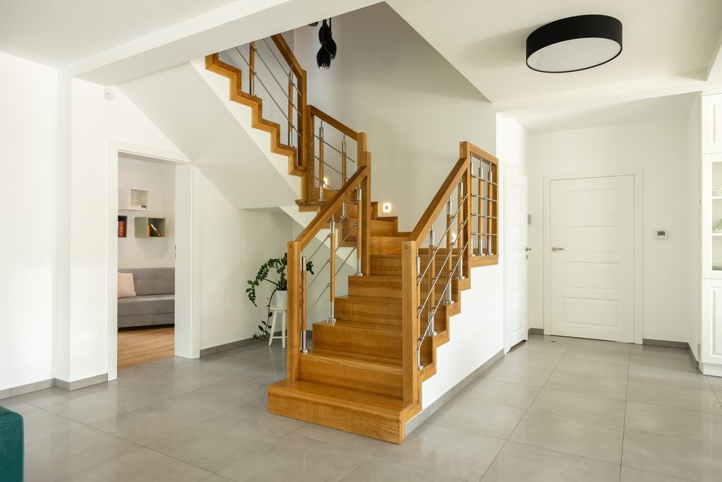 Dom 5 pokojowe na Sprzedaż