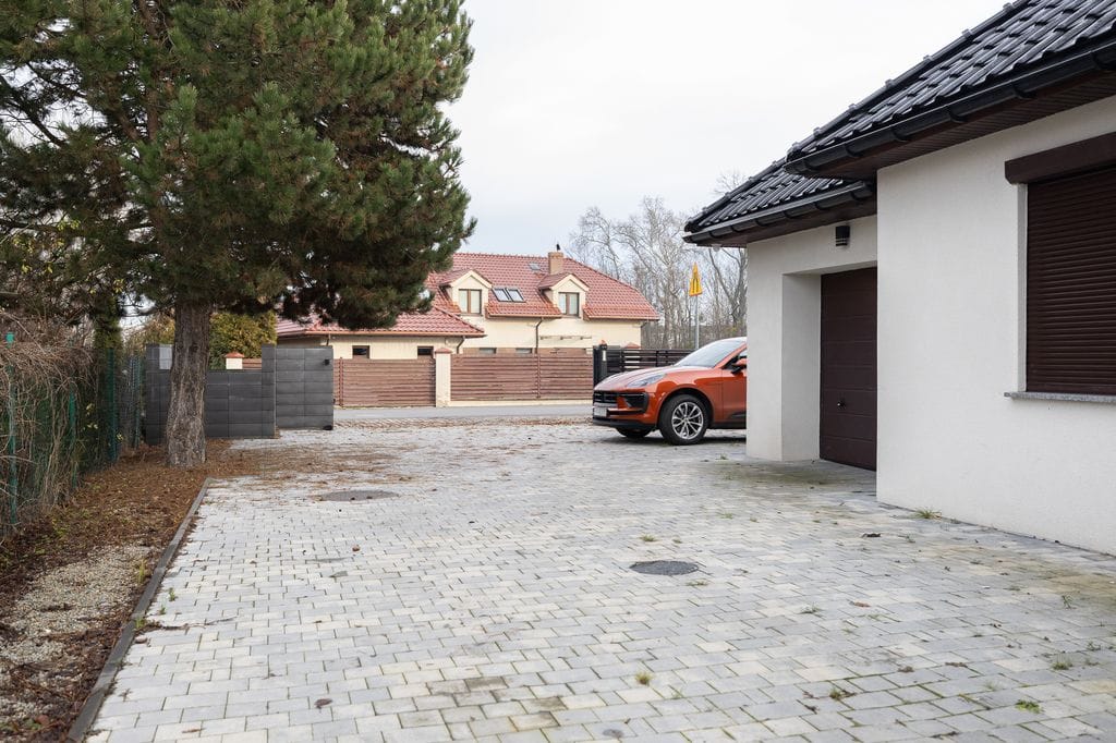 Dom 5 pokojowe na Sprzedaż