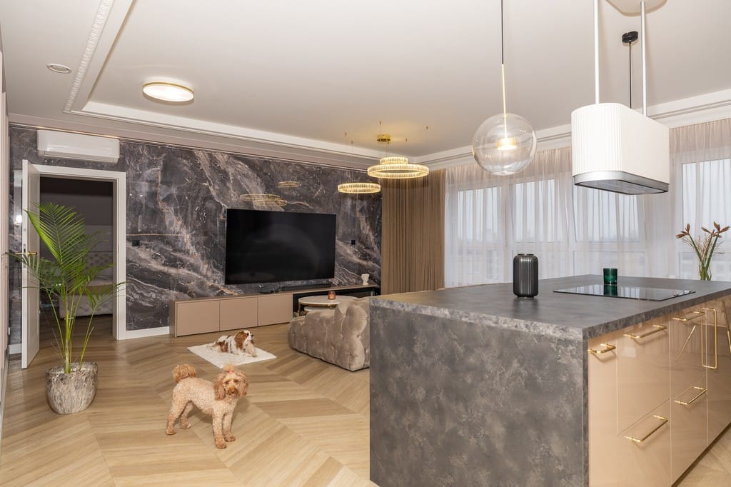 Lokal użytkowy  pokojowe na Sprzedaż