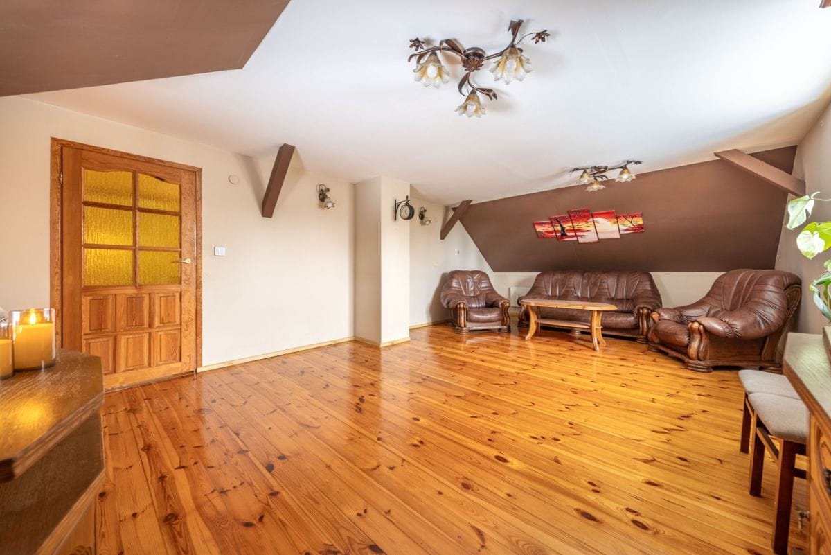 Dom 6 pokojowe na Sprzedaż