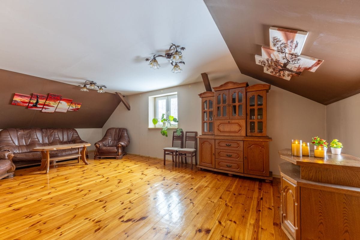 Dom 6 pokojowe na Sprzedaż