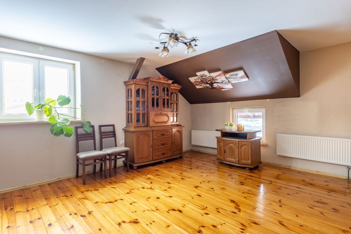 Dom 6 pokojowe na Sprzedaż