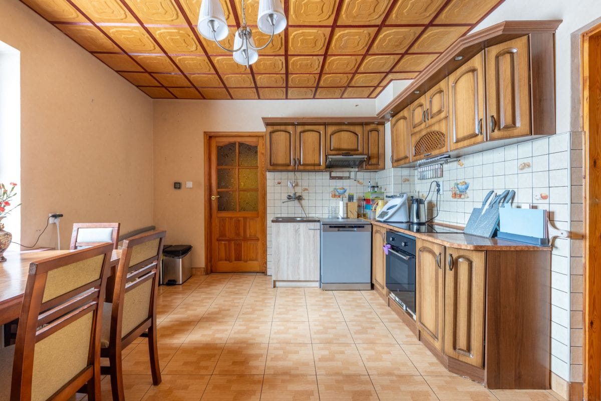 Dom 6 pokojowe na Sprzedaż