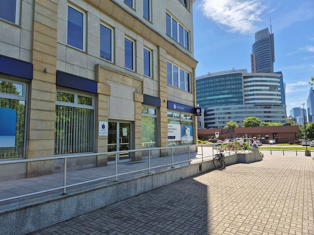 Lokal użytkowy  pokojowe na Sprzedaż