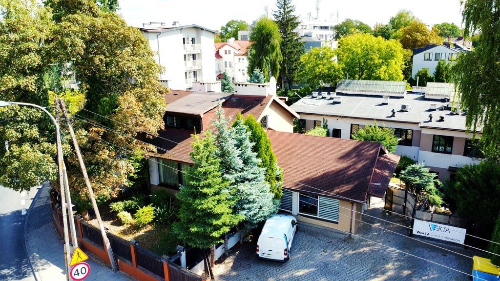 Lokal użytkowy  pokojowe na Sprzedaż