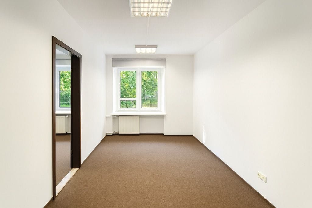 Lokal użytkowy  pokojowe na Sprzedaż