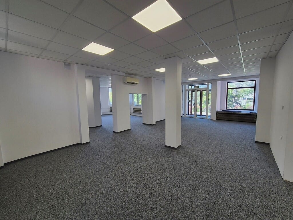 Lokal użytkowy  pokojowe na Sprzedaż