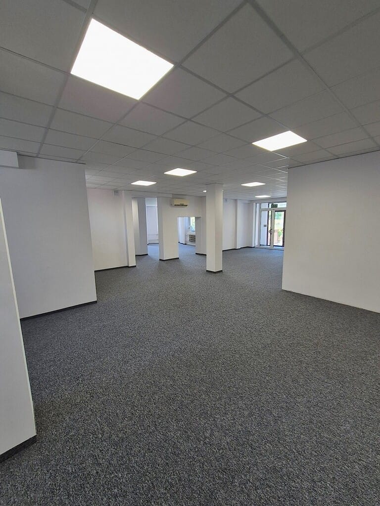 Lokal użytkowy  pokojowe na Sprzedaż