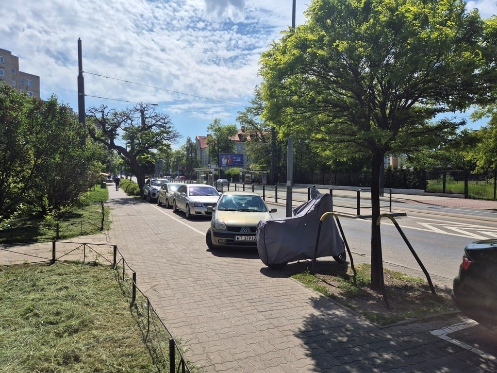 Lokal użytkowy  pokojowe na Sprzedaż