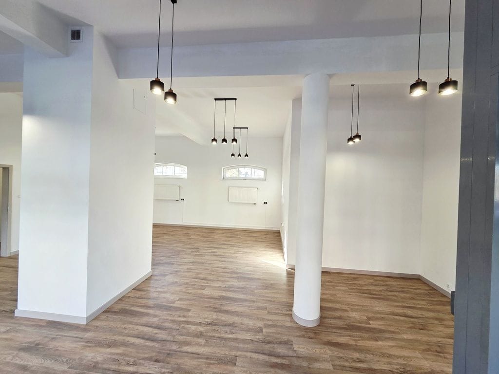 Lokal użytkowy  pokojowe na Sprzedaż