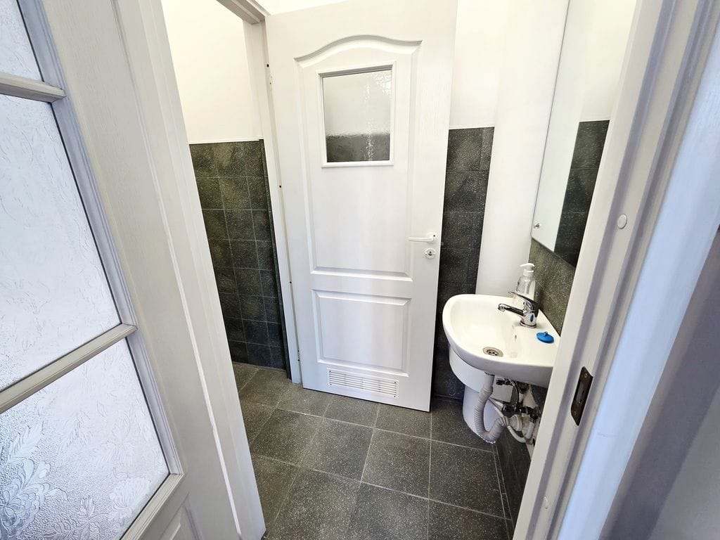 Lokal użytkowy  pokojowe na Sprzedaż