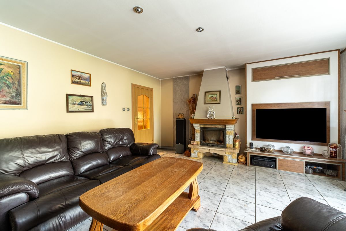 Dom 6 pokojowe na Sprzedaż