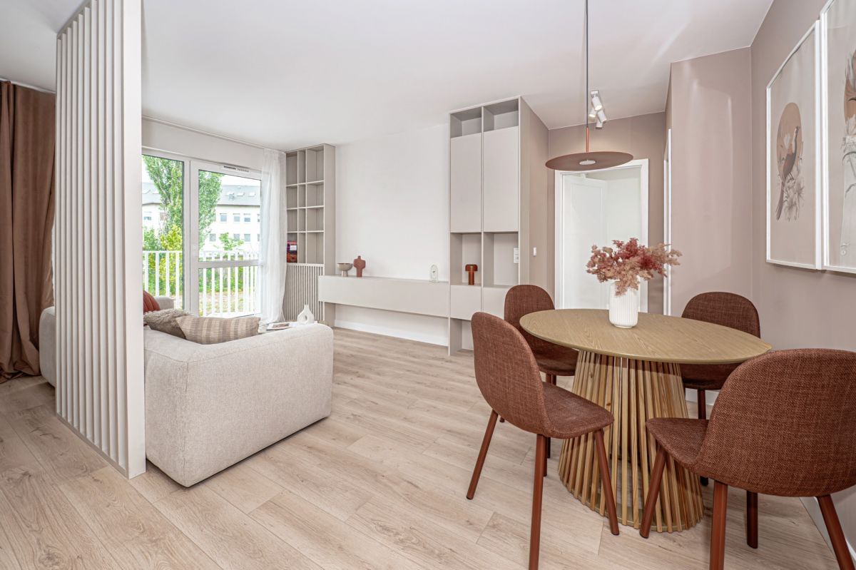 Mieszkanie 4 pokojowe na Sprzedaż