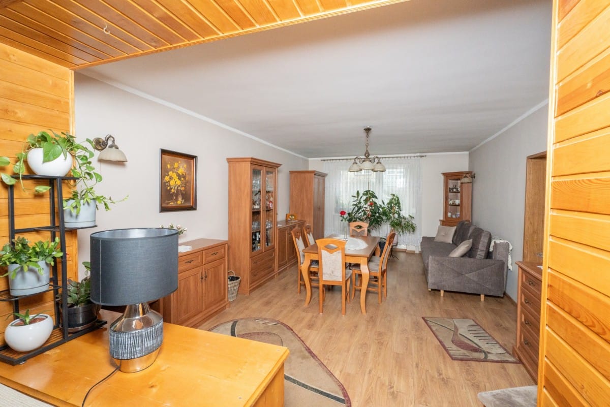 Dom 6 pokojowe na Sprzedaż