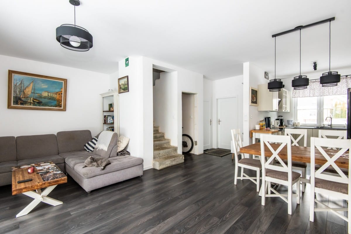 Dom 4 pokojowe na Sprzedaż