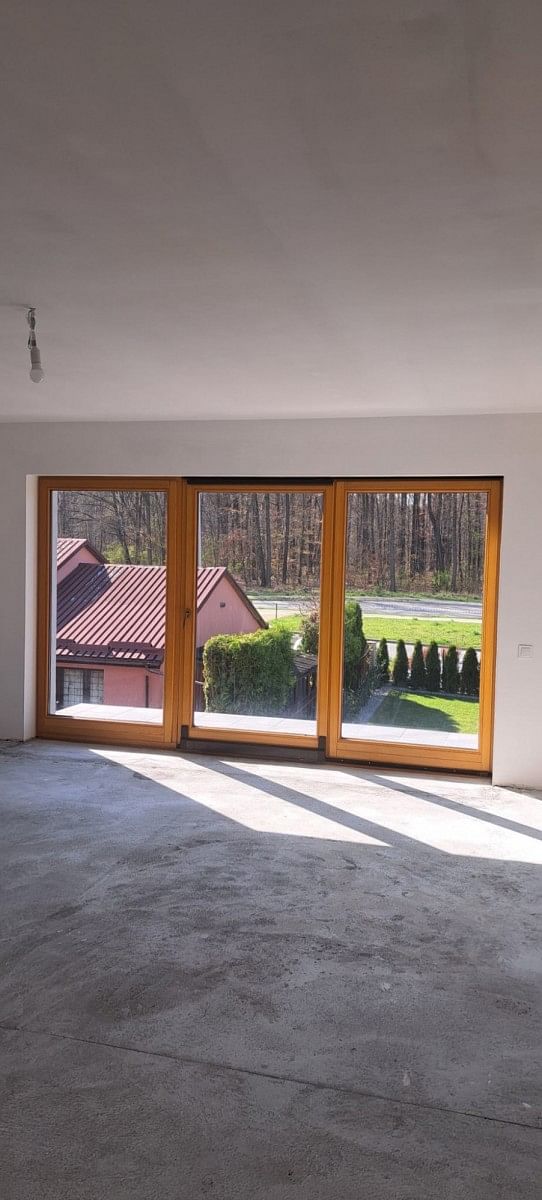 Dom 8 pokojowe na Sprzedaż
