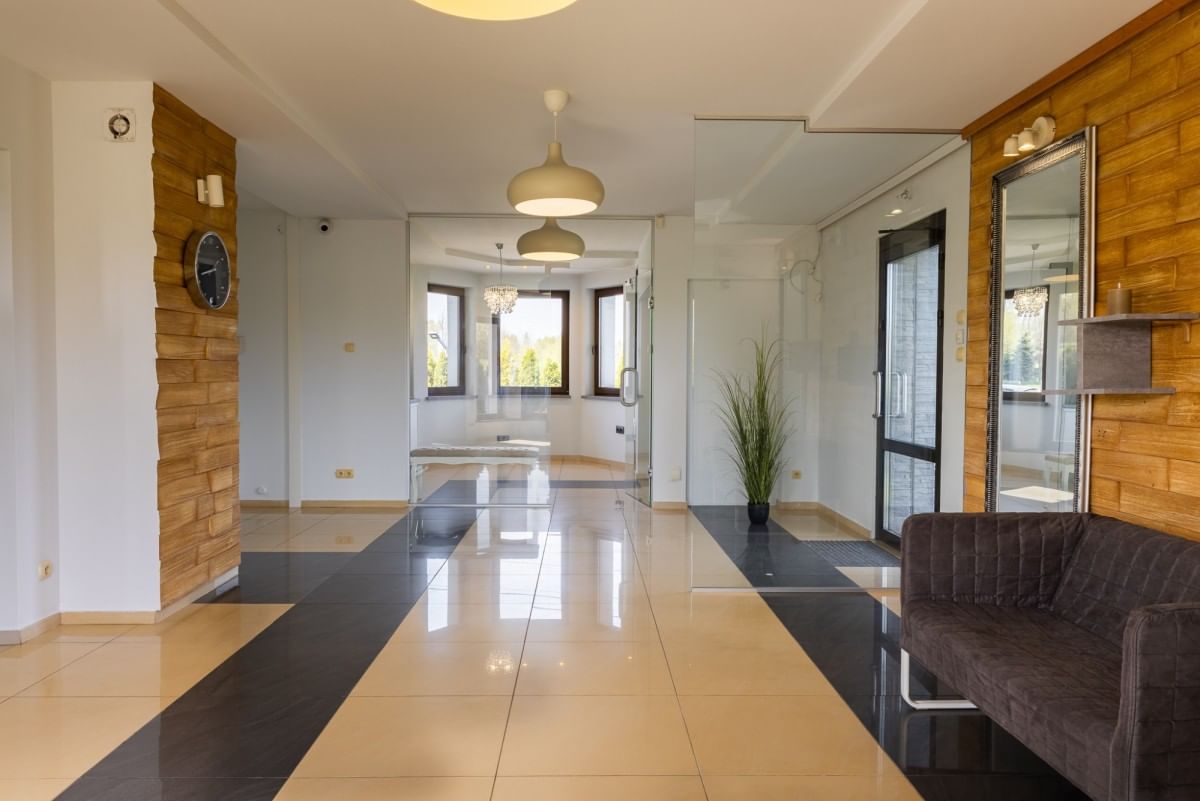 Lokal użytkowy  pokojowe na Sprzedaż