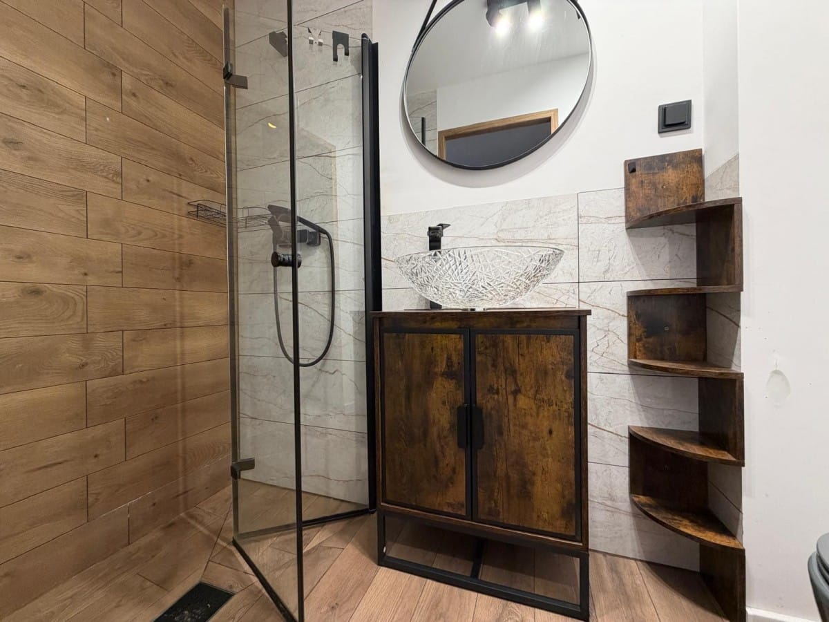 Dom 6 pokojowe na Sprzedaż