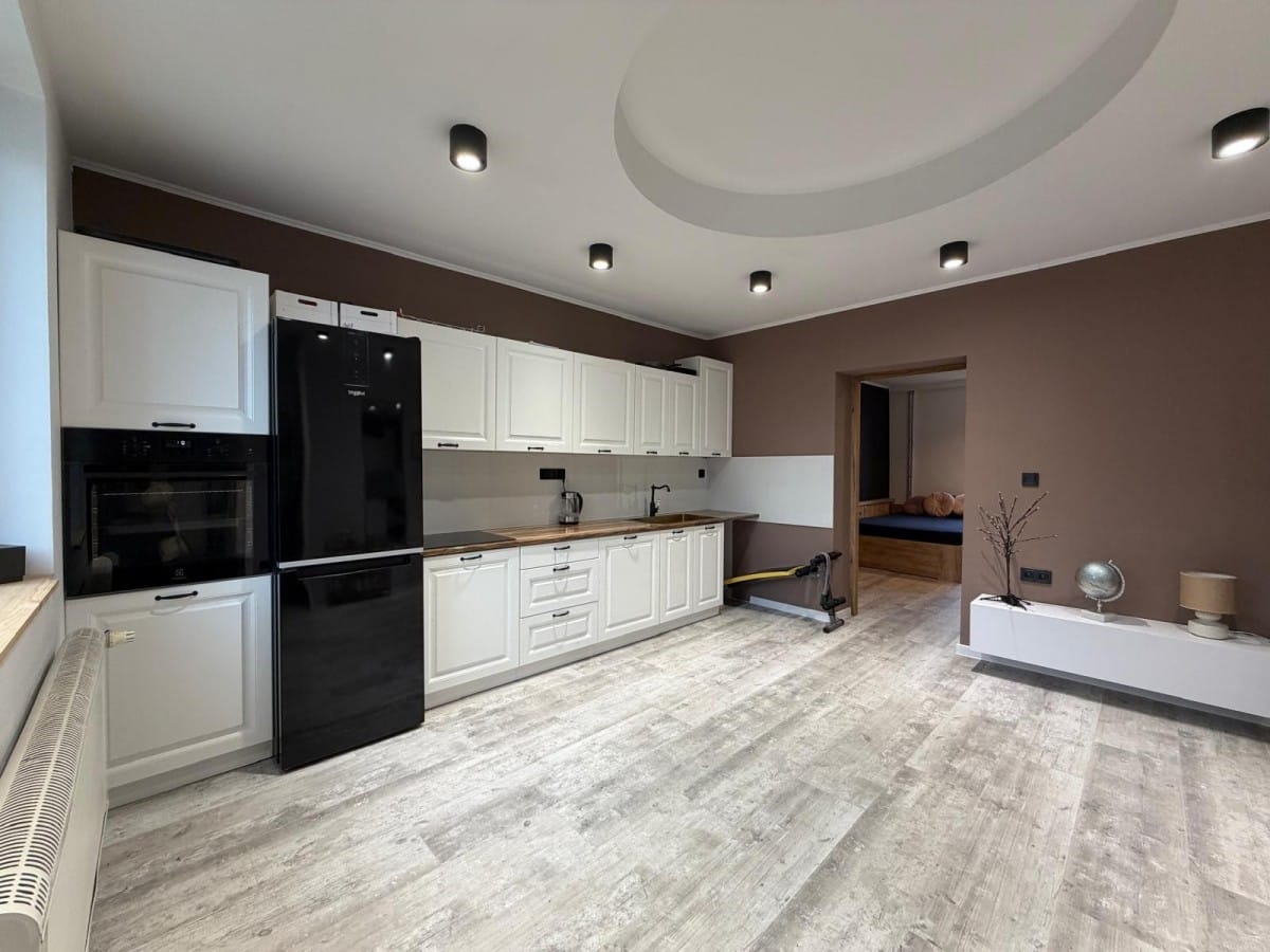 Dom 6 pokojowe na Sprzedaż