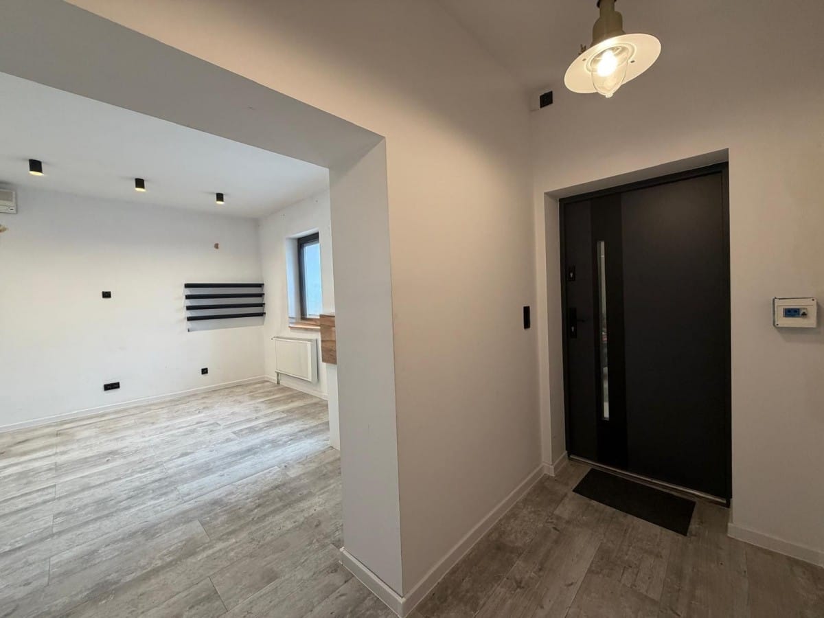 Dom 6 pokojowe na Sprzedaż