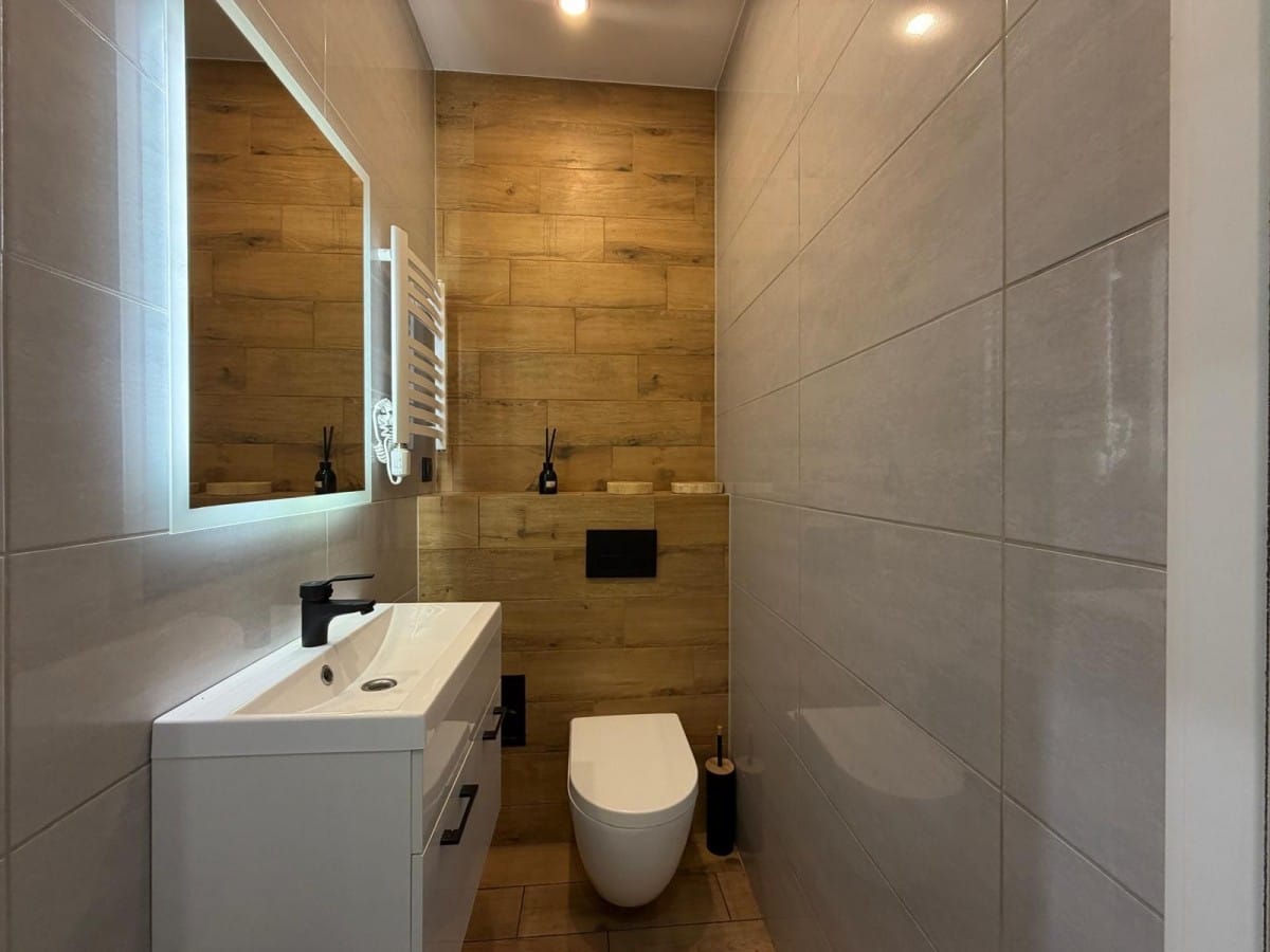 Dom 6 pokojowe na Sprzedaż