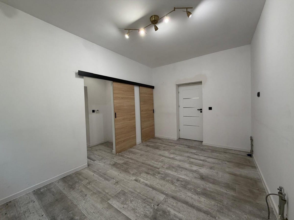 Dom 6 pokojowe na Sprzedaż