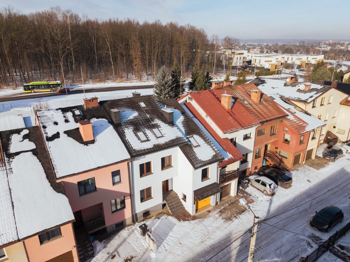 Dom 8 pokojowe na Sprzedaż