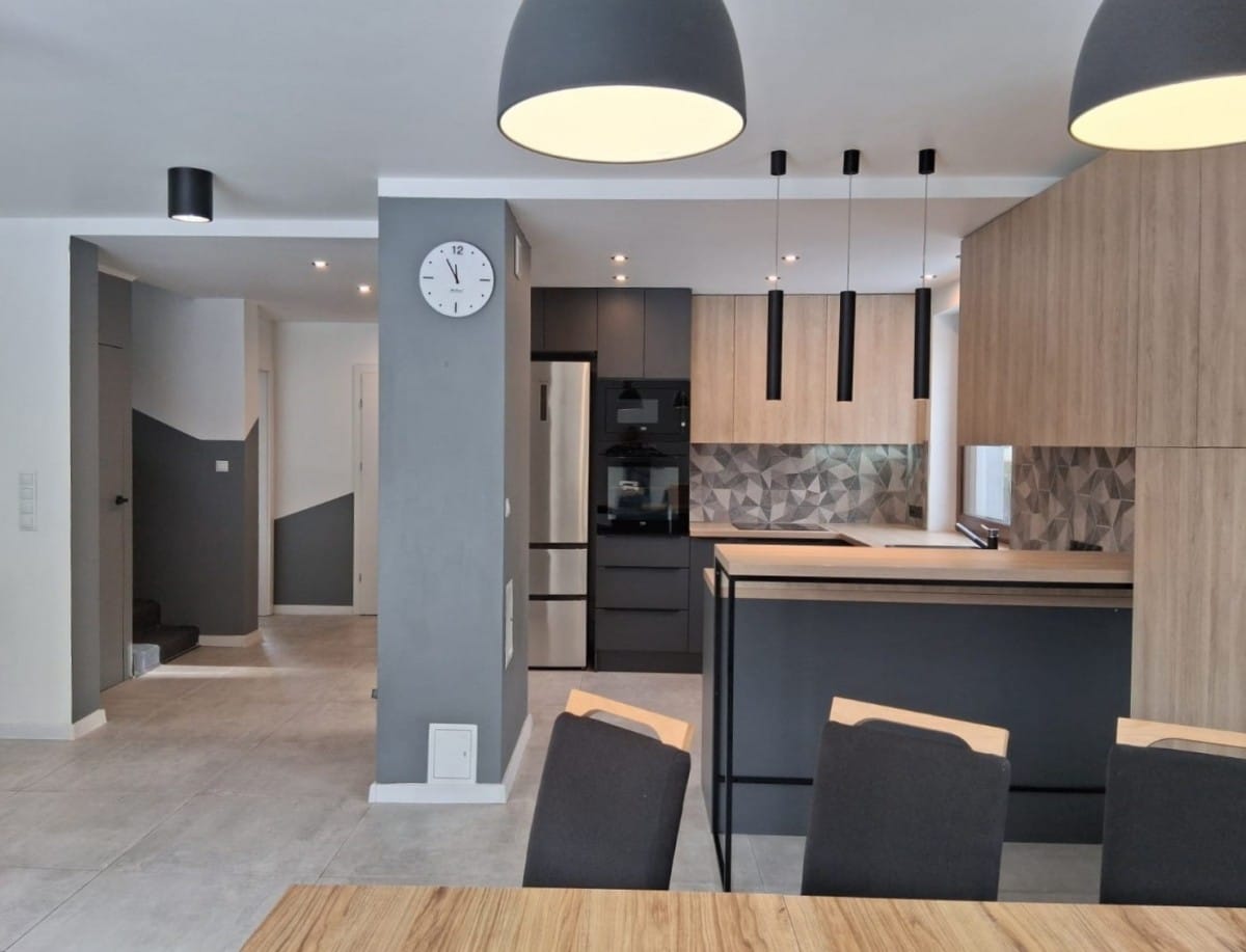 Dom 6 pokojowe na Sprzedaż