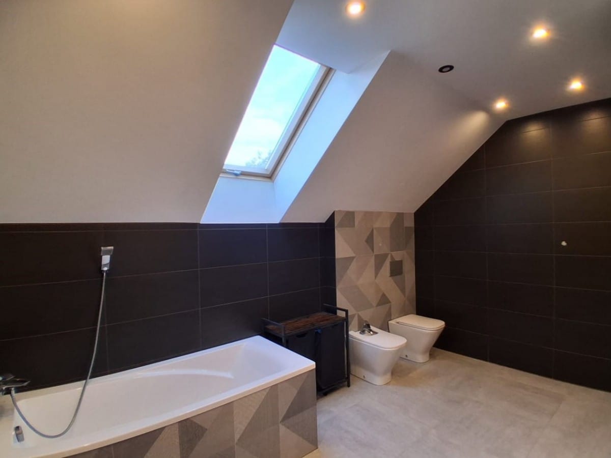 Dom 6 pokojowe na Sprzedaż