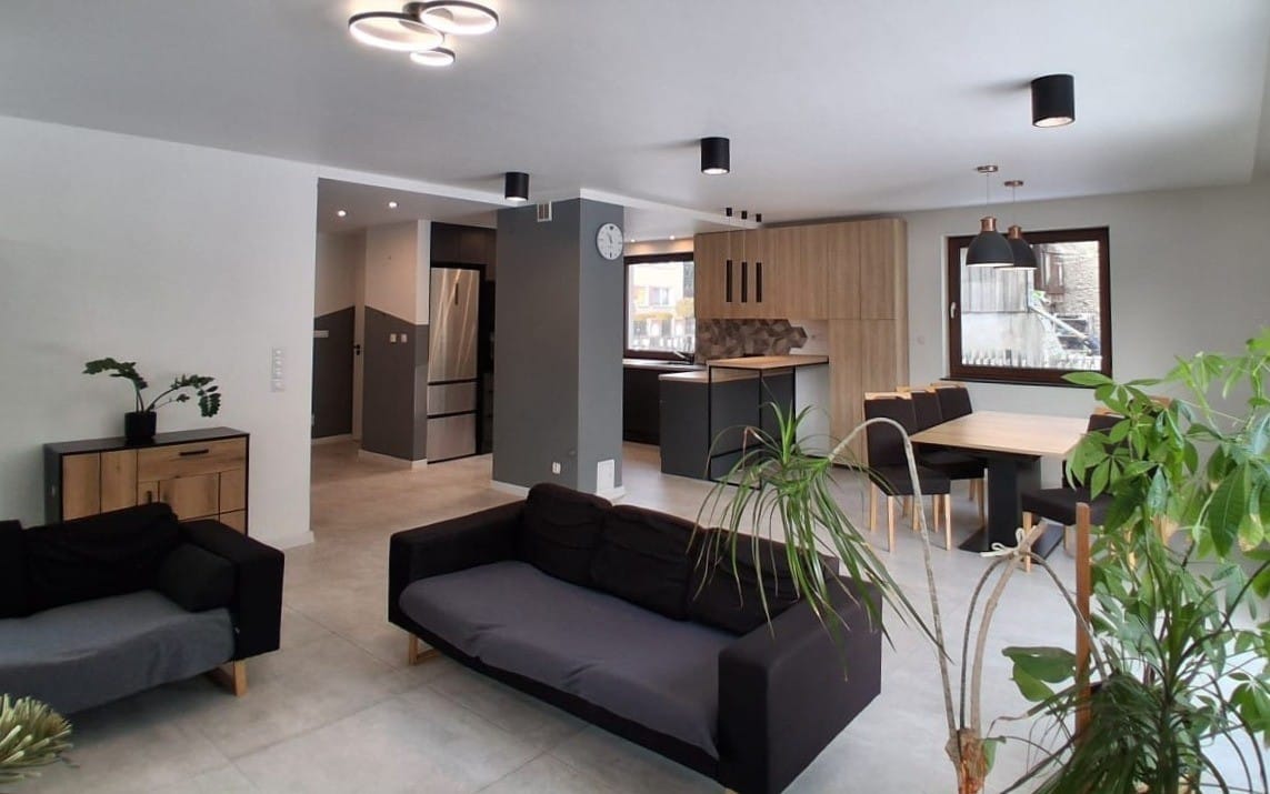 Dom 6 pokojowe na Sprzedaż