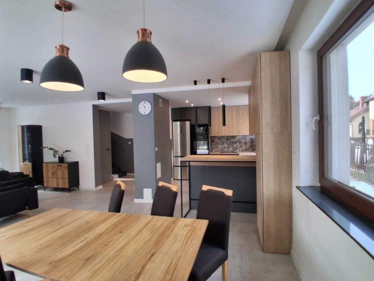 Dom 6 pokojowe na Sprzedaż