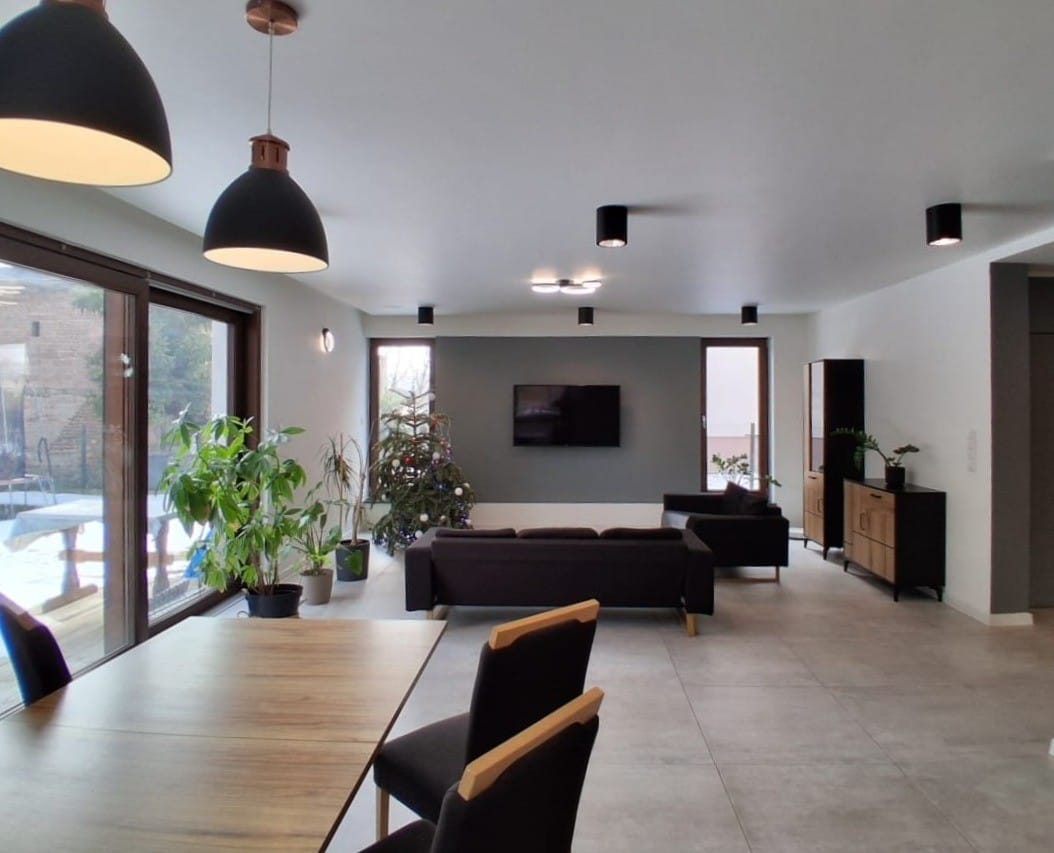 Dom 6 pokojowe na Sprzedaż