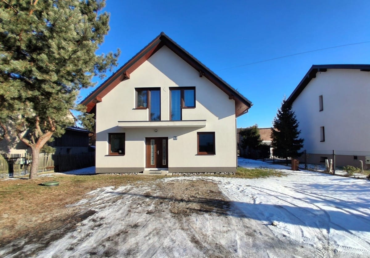 Dom 6 pokojowe na Sprzedaż