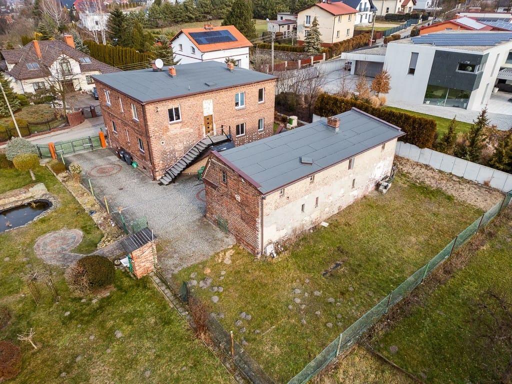 Dom 8 pokojowe na Sprzedaż