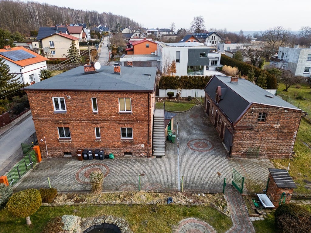 Dom 8 pokojowe na Sprzedaż