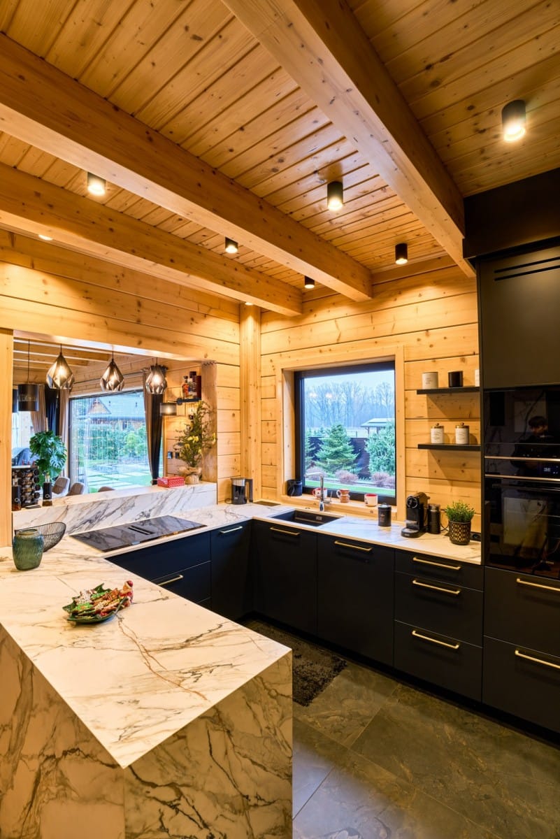 Dom 6 pokojowe na Sprzedaż