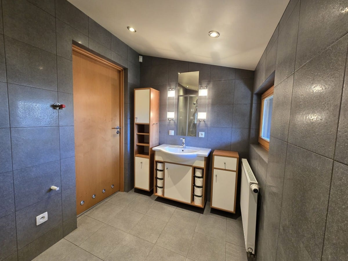 Dom 5 pokojowe na Sprzedaż