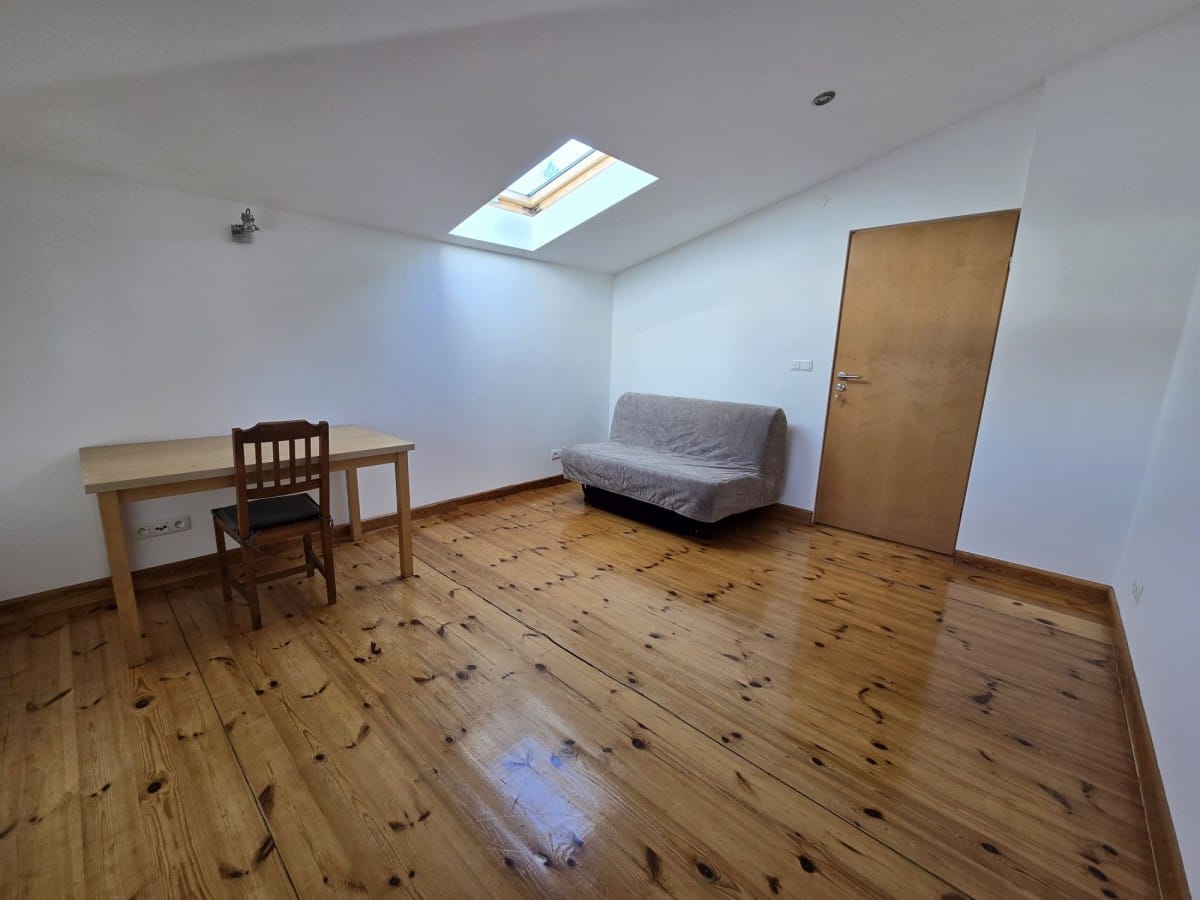 Dom 5 pokojowe na Sprzedaż