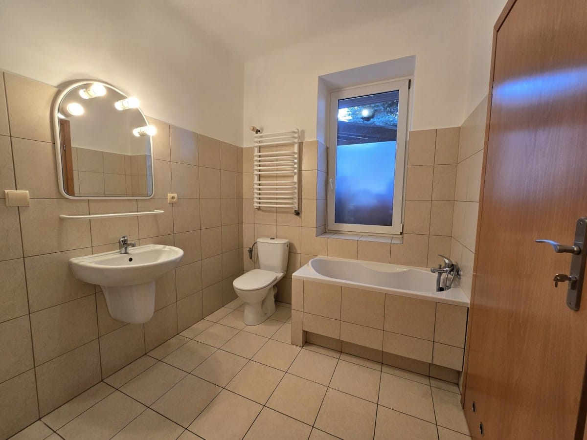 Dom 5 pokojowe na Sprzedaż