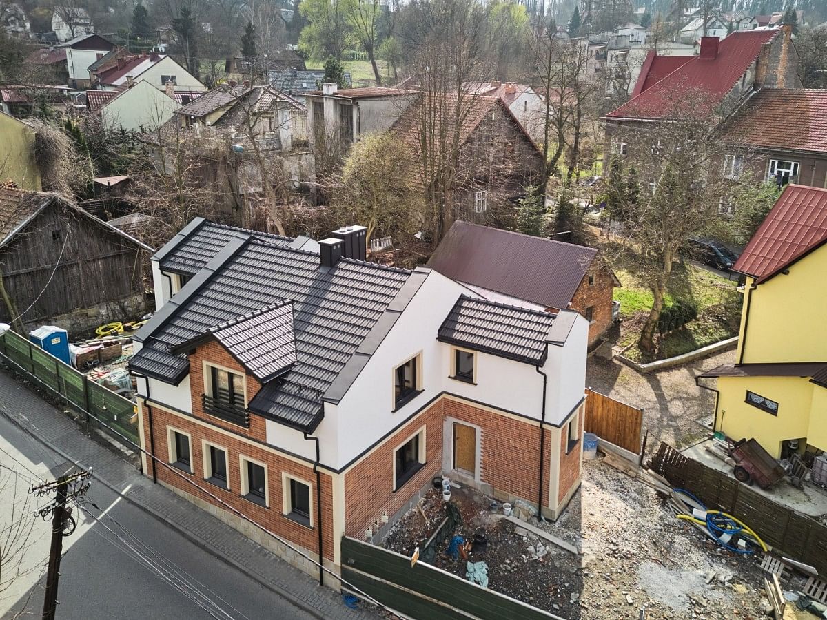 Dom 11 pokojowe na Sprzedaż