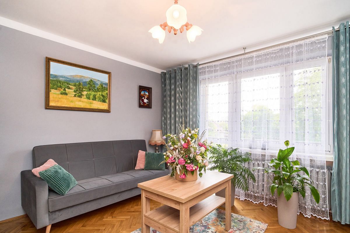 Dom 7 pokojowe na Sprzedaż