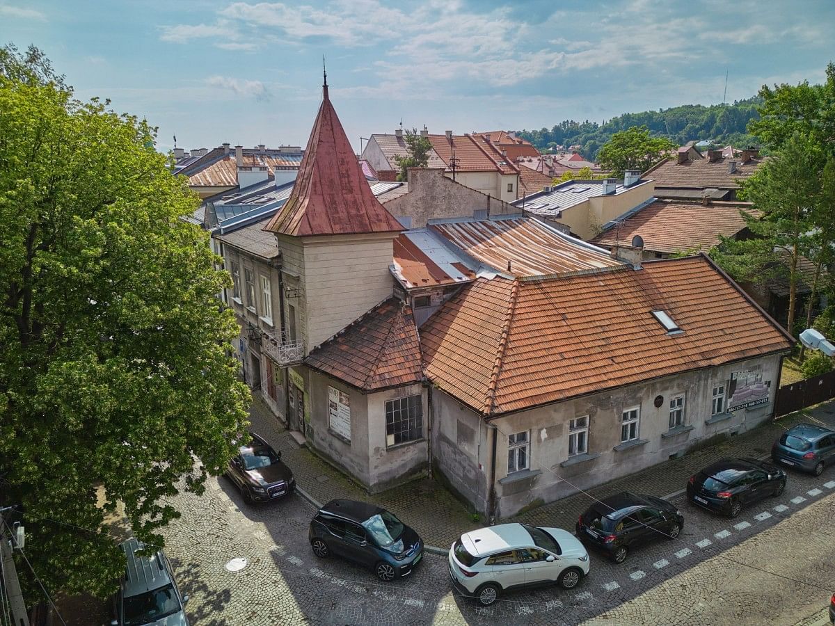 Dom 15 pokojowe na Sprzedaż