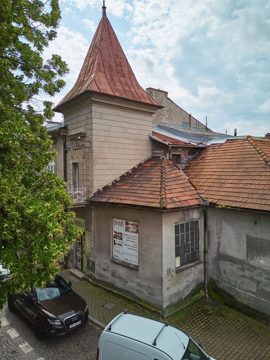 Dom 15 pokojowe na Sprzedaż