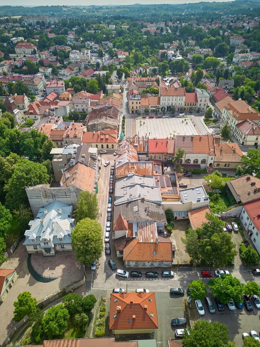 Dom 15 pokojowe na Sprzedaż