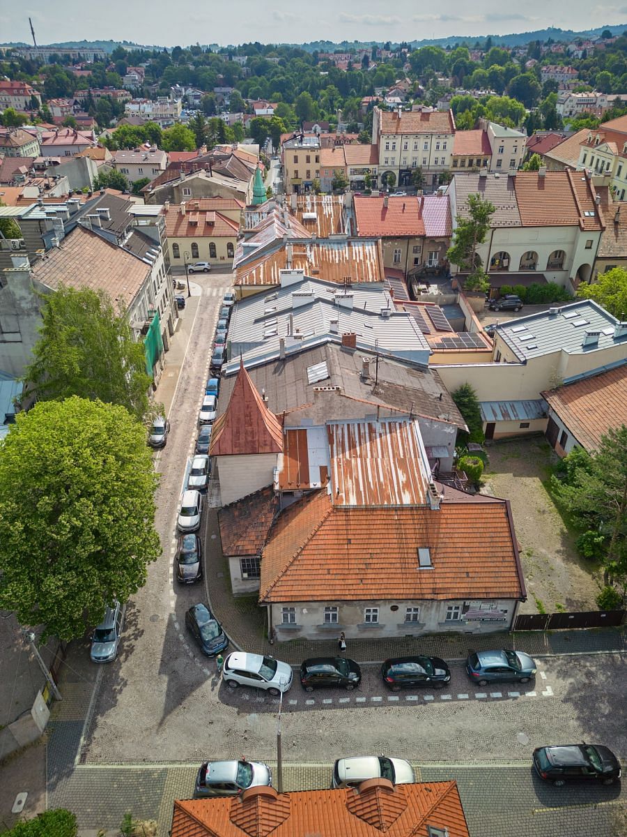 Dom 15 pokojowe na Sprzedaż