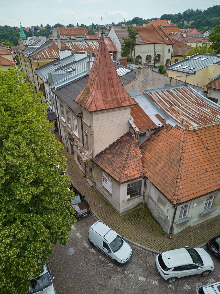 Dom 15 pokojowe na Sprzedaż