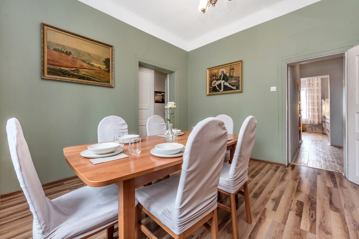 Dom 6 pokojowe na Sprzedaż